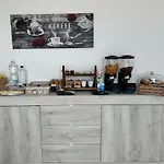 Tra Scirocco E Tramontana Bed & Breakfast 3*