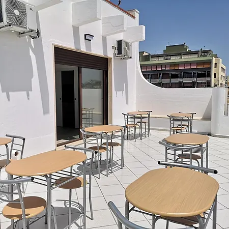 住宿加早餐酒店 Tra Scirocco E Tramontana 加利波利