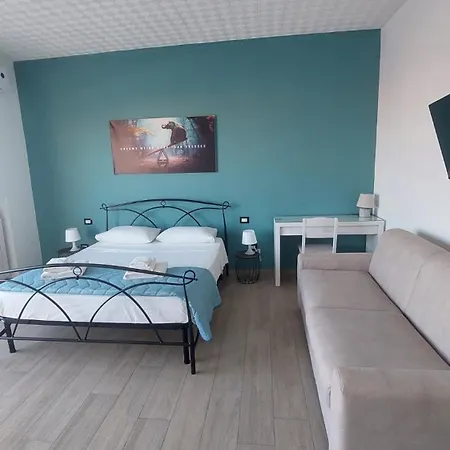 Tra Scirocco E Tramontana Bed and Breakfast